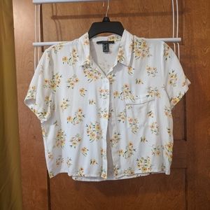 Forever 21 Floral Buttons up cropped Tee
